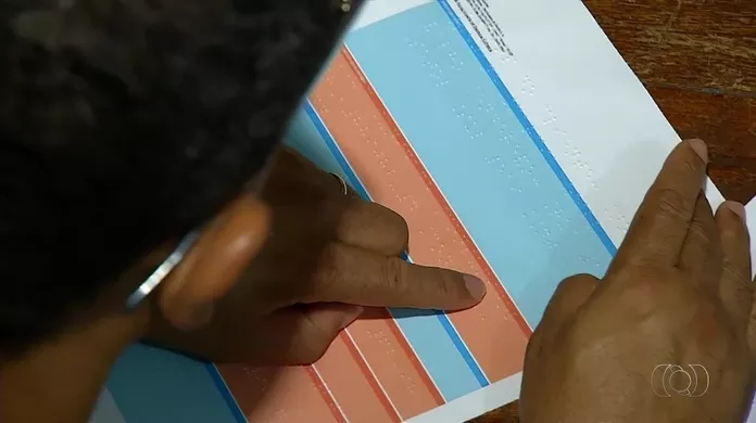 Pessoas com deficiência visual podem receber contas de energia em braille, na Paraíba