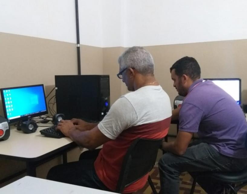 Instituto dos Cegos da Paraíba oferece aulas de informática a usuários